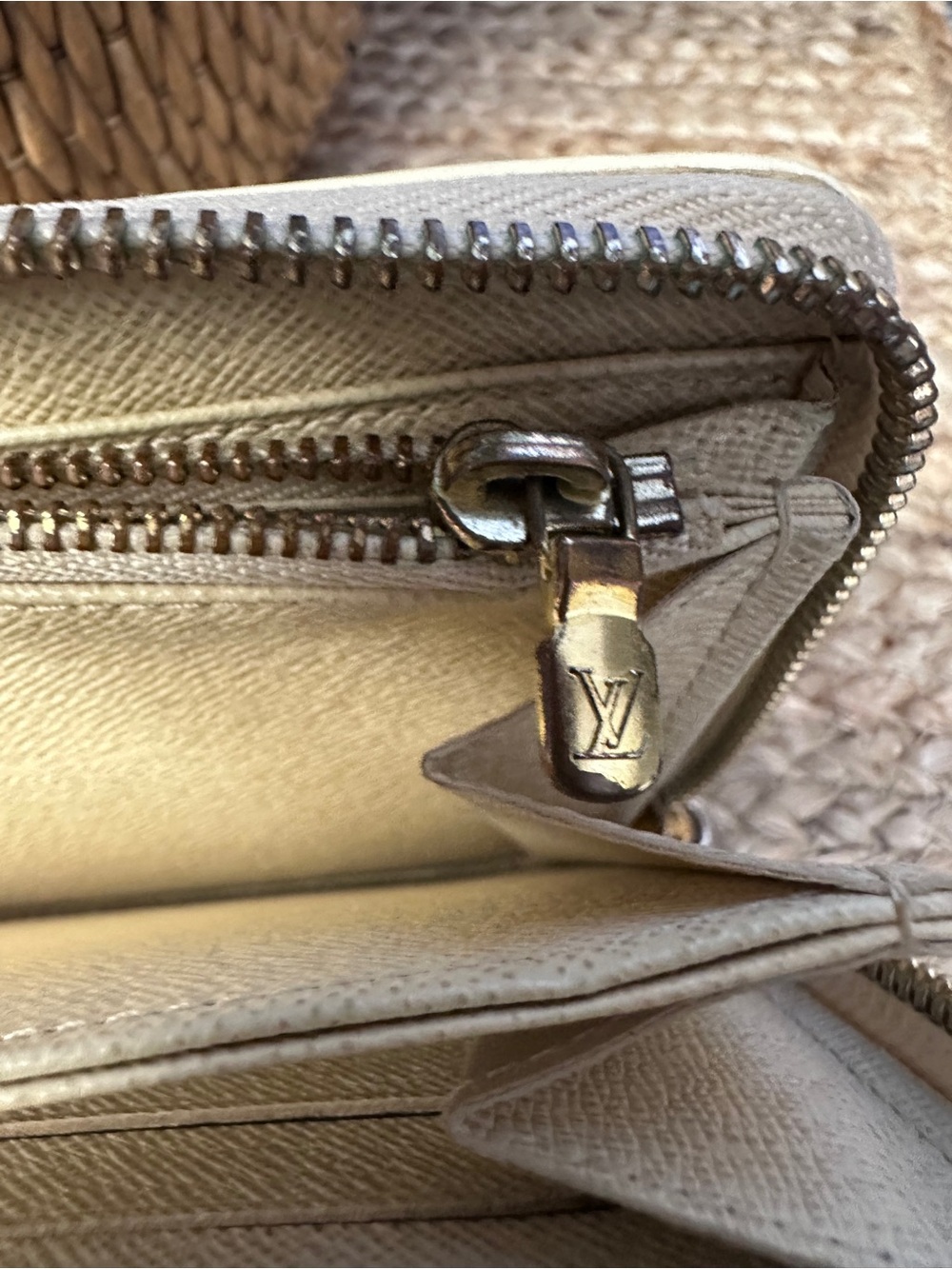 Louis Vuitton Damier Azur Zippy Long Wallet - Picture 8 of 12